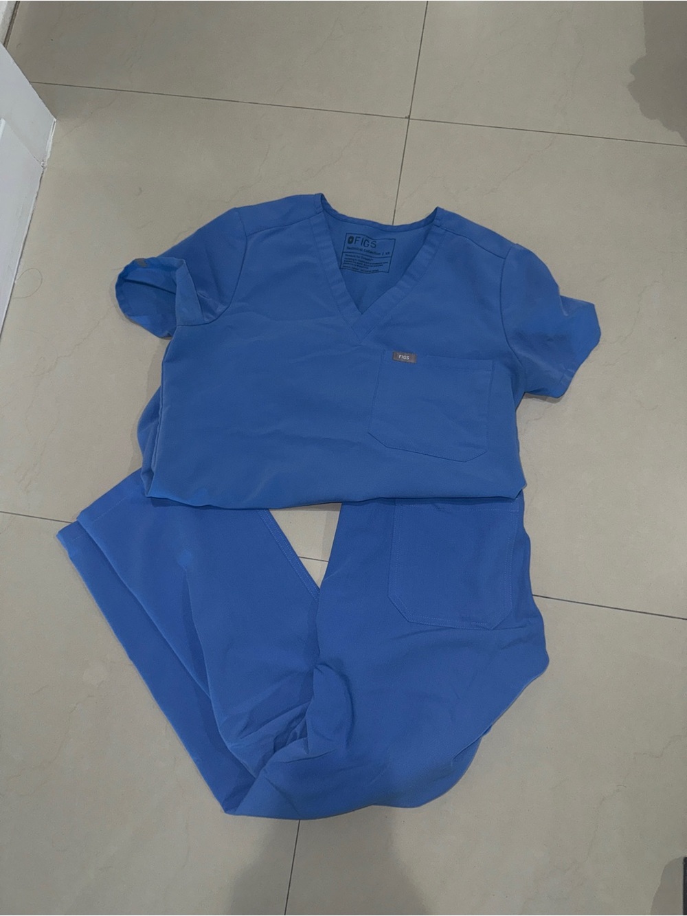 Figs Womenโs Royal Blue Straight-Leg Scrub Pants & Top Set